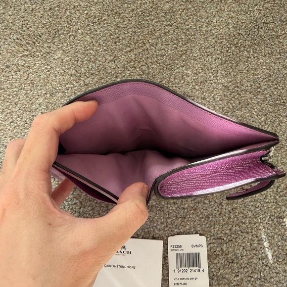 COACH Metallic Crossgrain Leather Medium Bifold Wallet F23256 pink - Picture 5 of 5